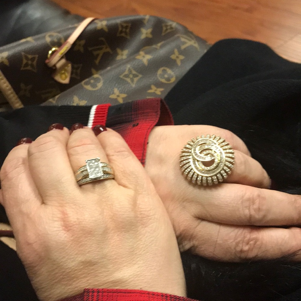 Meet your Posher, Manal